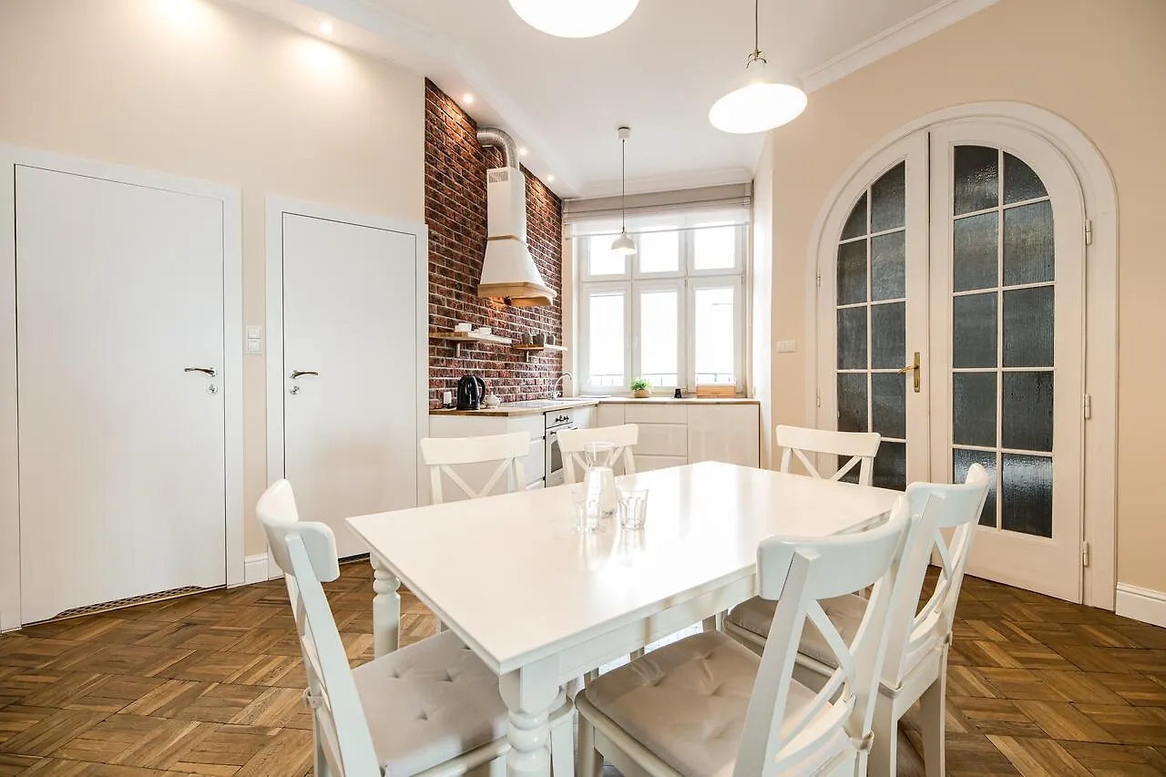 Native Apartments Batorego 7- Bardzo Ciche I Spokojne Miejsce Krakau 0*,  Polen